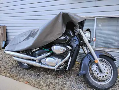 Suzuki VL 800 Intruder Volusia is produced in 2003-04. Engine is Four stroke, V-Twin, 4 valves per c...
