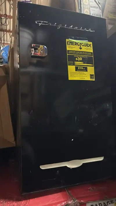 Frigidaire 3.2 cu. ft. Retro Mini Fridge in Blac, View more