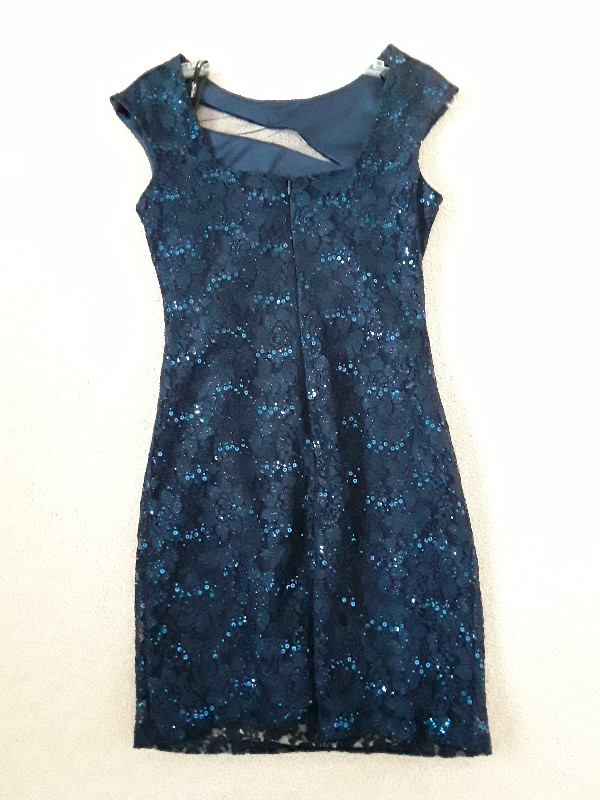 Ladies Blue Sequin Dress - Size 8P in Women's - Dresses & Skirts in Oshawa / Durham Region - Image 2