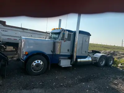 2007 Peterbilt 379 48” bunk Flattop C-15 cat tuned to single turbo 550Hp 3:91 gear ratio 46 rear ful...