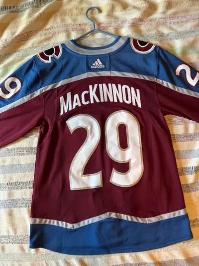 lot de camisole NBA et jersey NFL, View more