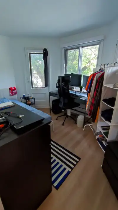 LEASE TRANSFER/TRANSFERT DE BAIL ENGLISH: Beautiful and recently renovated 3.5 (1 bedroom 1 bathroom...