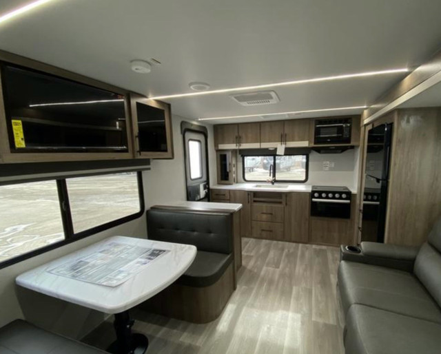 2023 Grand Design Imagine 23LDE in Travel Trailers & Campers in Thompson - Image 4