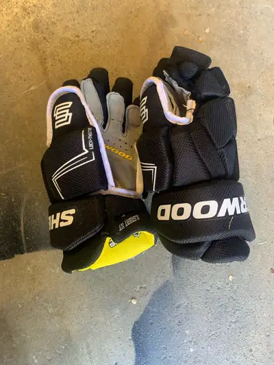 Youth Sherwood Hockey Gloves - 11”, View more
