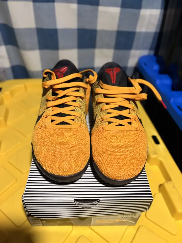 Nike Zoom Kobe XI 11 Elite Low Bruce Lee Size 9 $350 in Men's Shoes in City of Toronto - Image 3