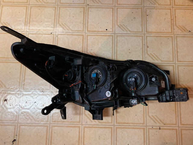 2018-2023 Subaru Cross Trek Left(Driver Side) Headlight OEM in Auto Body Parts in Calgary - Image 4