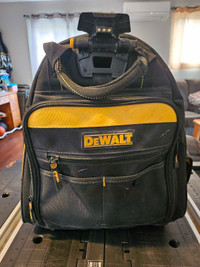 Dewalt 57 pocket lighted backpack