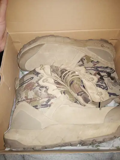 Men's Under Armour boots (10.5), View more