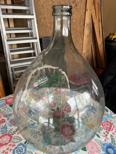 Excellent condition. Located in Tillsonburg