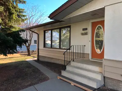 $1,050 • Bright Suite • Quiet Street • Gold Bar Ravine-Adjacent