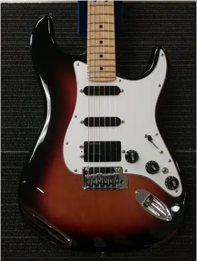 For sale is a beautiful three tone sunburst Fender Player Series Stratocaster. In mint condition. Up...