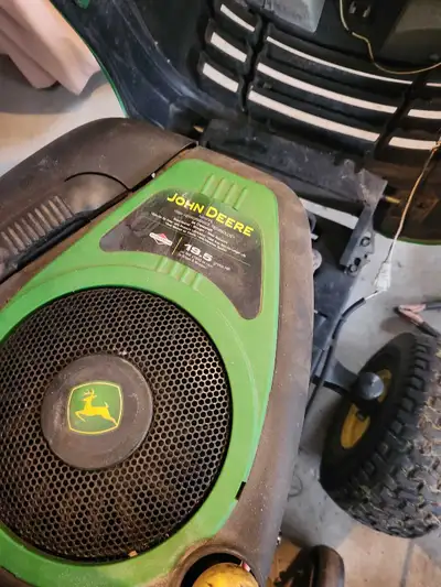 Looking for a john deere lt166 hood. Or any lt series john deere hood. Im also look for a dash.