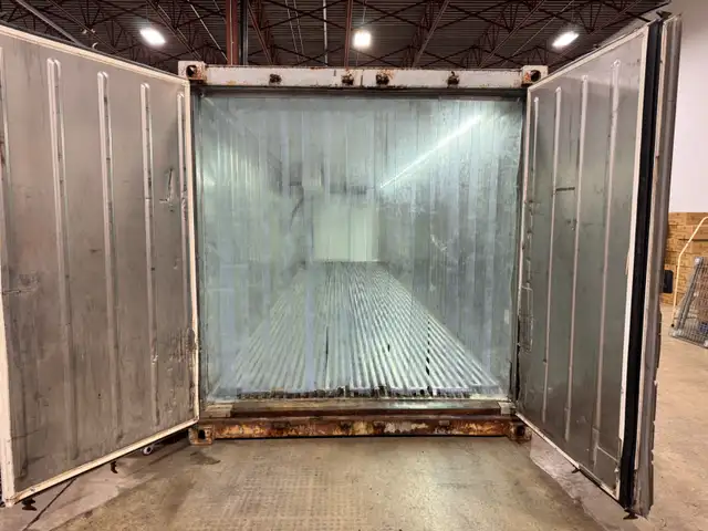 40' self-contained walk-in freezer container in Storage Containers in Edmonton - Image 3