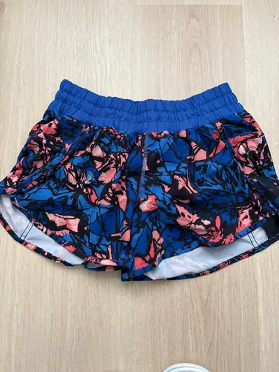 Women’s Lululemon Shorts size 6, View more