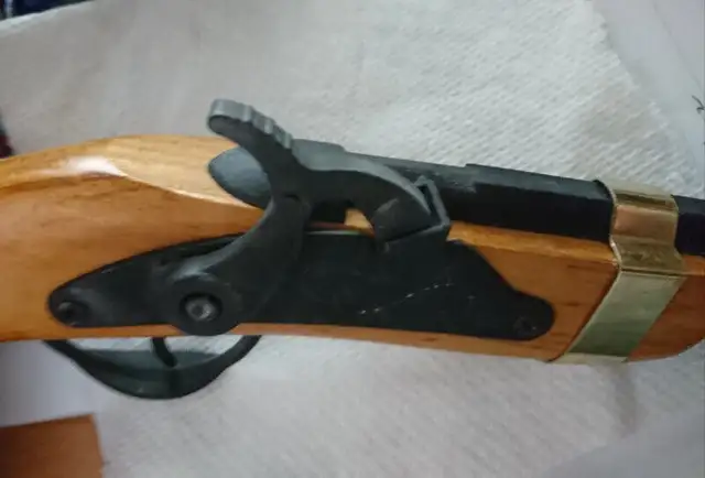 Vintage Wood Cap Gun Toy in Arts & Collectibles in Oshawa / Durham Region - Image 5