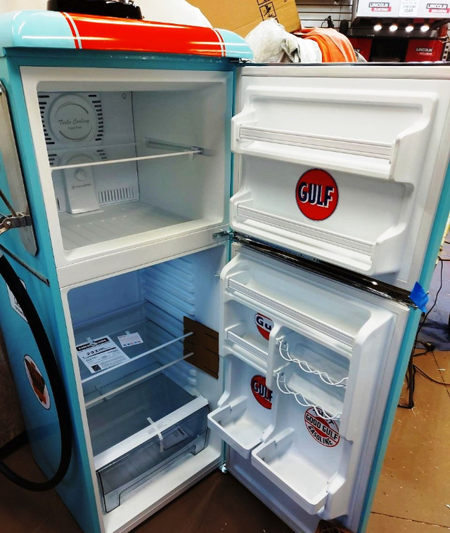 BRAND NEW "RETRO STYLE" "GAS PUMP" FRIDGE IN VINTAGE GULF OIL in Arts & Collectibles in Oshawa / Durham Region - Image 4