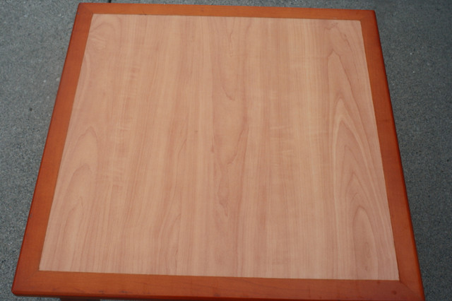 SOLID WOOD END TABLE in Coffee Tables in Vernon - Image 3