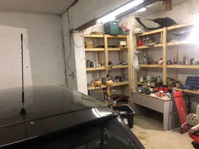 Workshop space available that can fit one car, located near Birchmount & Danforth on Raleigh Avenue....
