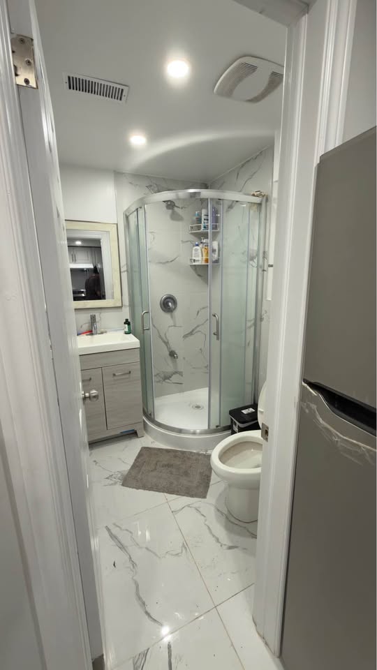 2 Beds 1 Bath House 5