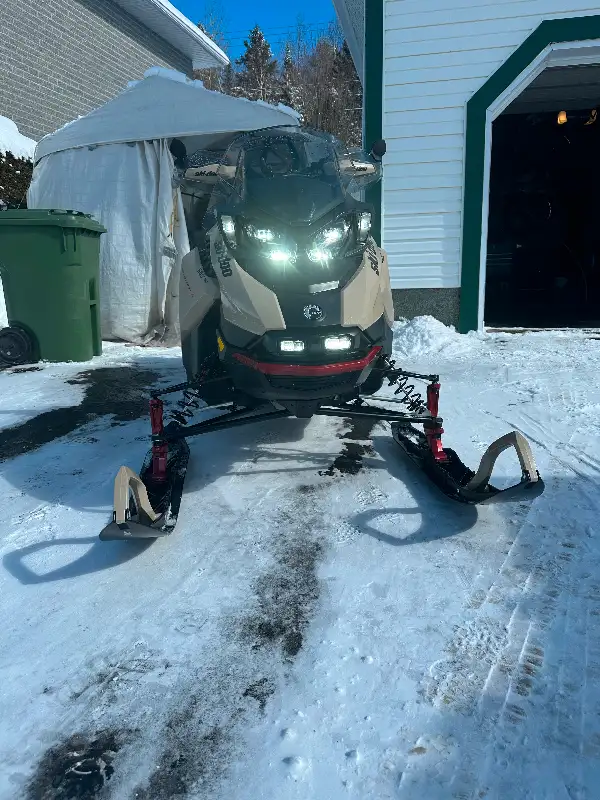 Skidoo Renegade backcontry in Snowmobiles in Thetford Mines - Image 2