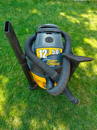 5 HP 12 Gallons capacity. Wet and Dry.