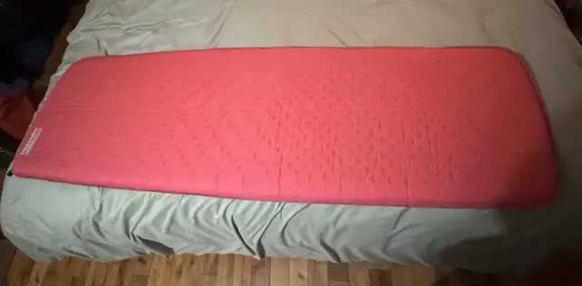 Therm-a-Rest Womens 4  in Fishing, Camping & Outdoors in Owen Sound - Image 3