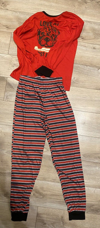 Boys 12/14t pyjamas 