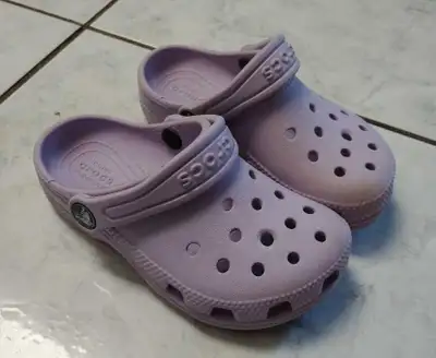 These are in excellent condition and in the size C10 (6.5 inches). Typically intended for children a...