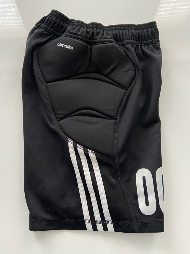 Adidas Goalie Soccer Shorts size Youth Large in Soccer in Mississauga / Peel Region - Image 3