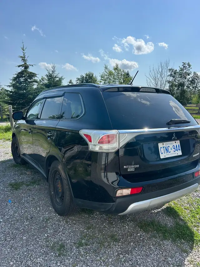 2015 Mitsubishi Outlander545693773910528001