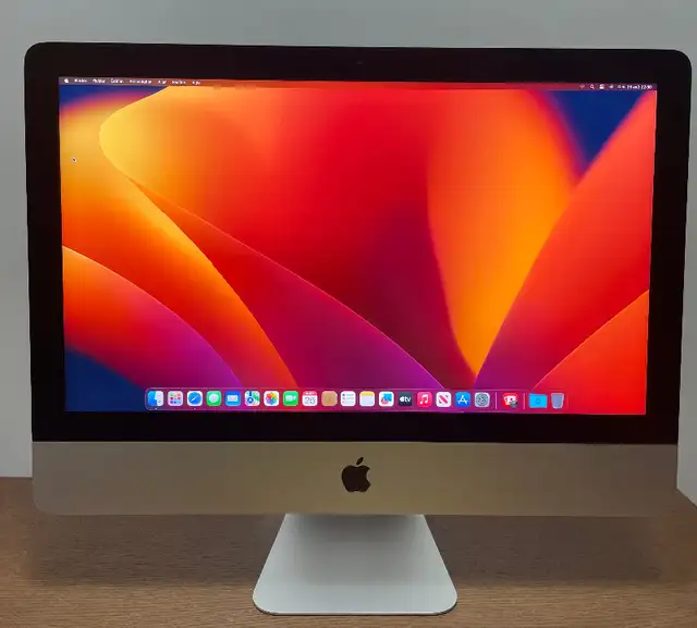 iMac 2017, Retina 4K, 21.5 Pouces in Desktop Computers in City of Montréal - Image 2