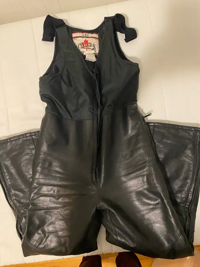 Women’s Leather Snowmobile Suit - price slashed in Women's - Tops & Outerwear in Calgary - Image 5