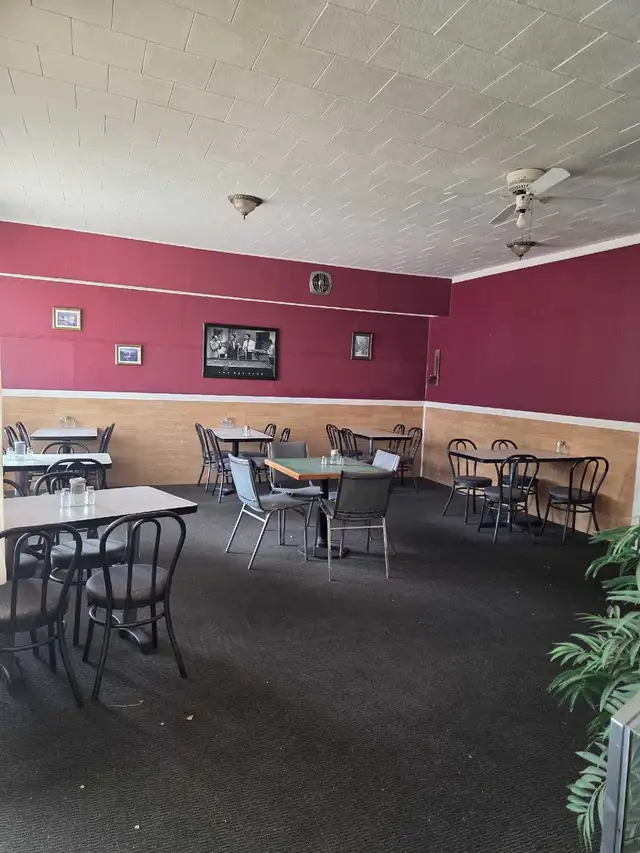 Restaurant & home for Sale in Commercial & Office Space for Sale in Saskatoon - Image 6