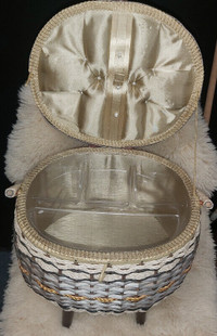 Beautiful vintage wicker/Rutan sewing basket