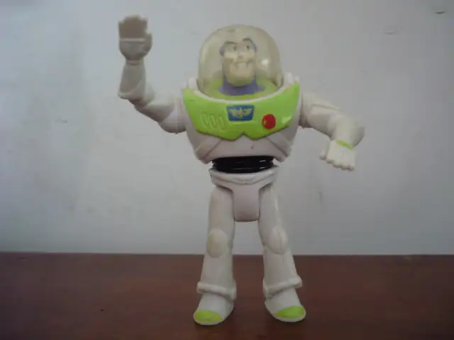 Donald Duck & Buzzlightyear Toy Figurines Disney63417636476545121