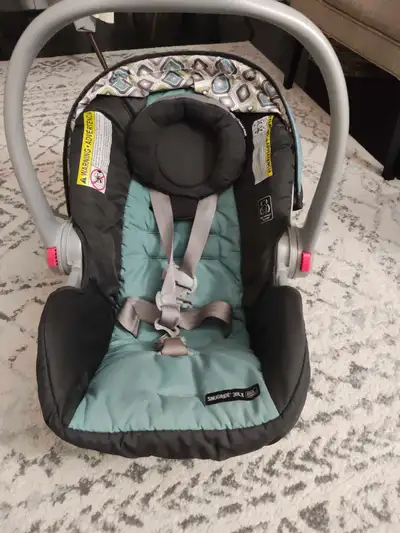 Used Graco SnugRide 30 LX Infant Car Seat for sale. This is a premium, lightweight infant seat desig...