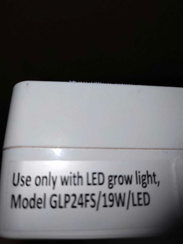 Grow LED lights 2 in one this thing gets bbrriigghhtt in General Electronics in Hamilton - Image 4