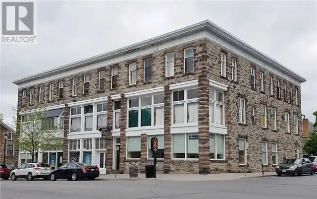 2 Bedroom apartment in the Heart of Downtown Perth