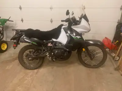 Bought brand new in 2017 Shaved seat Grip seat cover Moose Dakar style windshield 2 inch bar spacers...