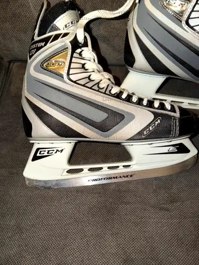 CCM Custom 01, View more