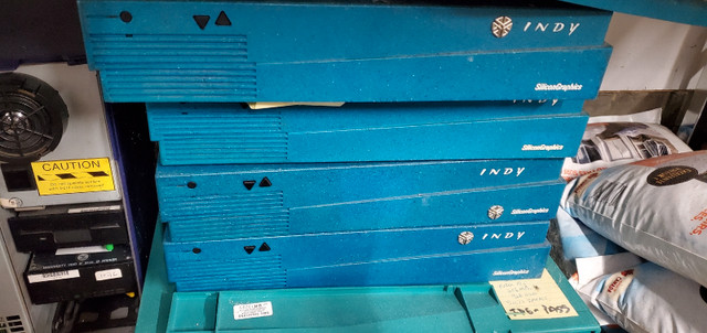 Silicon graphics Indy system boxes  dans Ordinateurs de bureau  à Laval/Rive Nord