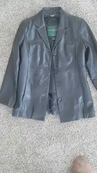 Sz 4 Danier Leather jacket