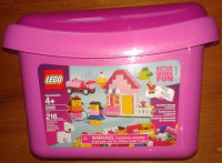 lego, un bac de Lego, 216 morceaux, lego #5585 lego plastic tub