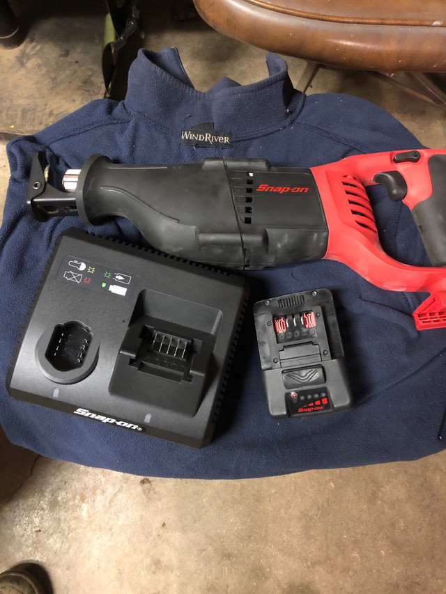 Snap on cordless reciprocating saw kit in Power Tools in Moncton - Image 4