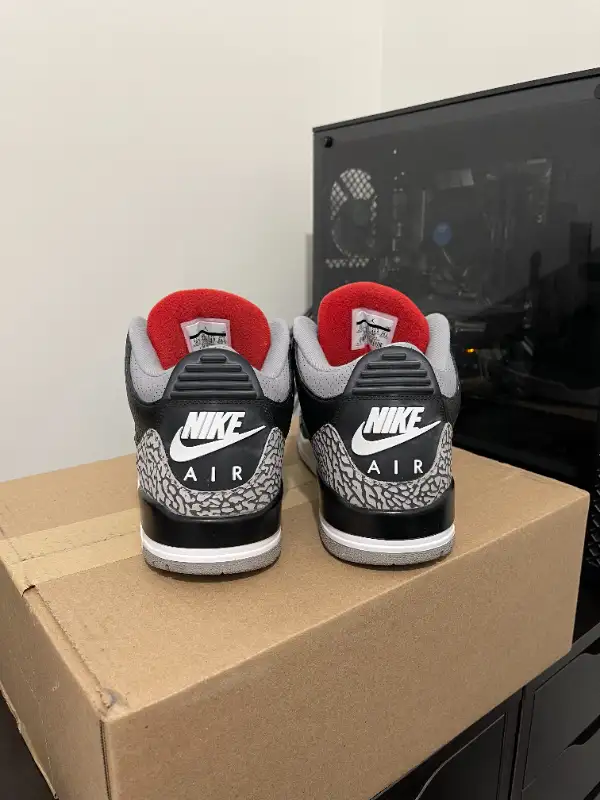 Air Jordan 3 Black Cement 2018 size 10.5 in Men's Shoes in City of Toronto - Image 5
