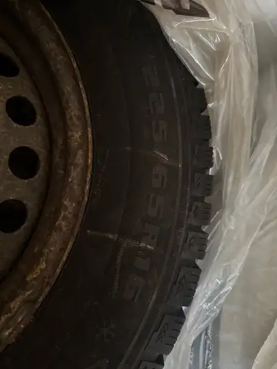 See size in photos, winter tyres, good tread