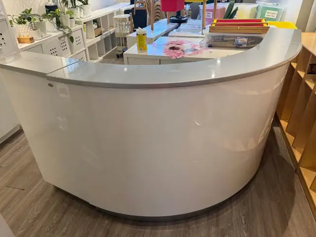 DIR Janus Combination LED Illuminated Curved Reception Desk in Desks in Ottawa - Image 2