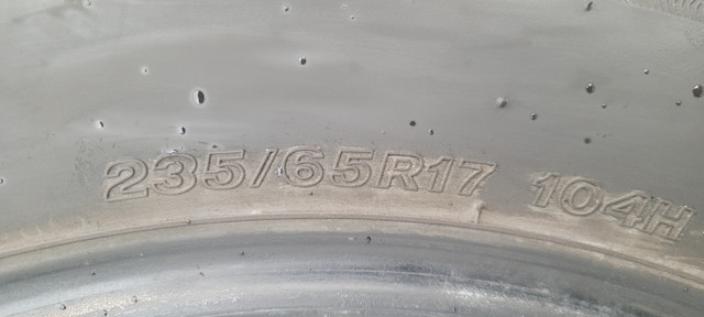 PNEUS D'ETE 235/65R17 BRIDGESTONE SUMMER TIRES 235 65 R17 dans Pneus et jantes  à Ville de Montréal - Image 3