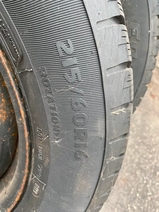Winter tires, Honda Civic Moto, master 16 inch with hubcaps in Tires & Rims in Peterborough - Image 4