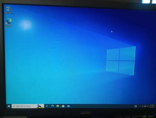 Lenovo  Think Centre Computer in Desktop Computers in Medicine Hat - Image 3